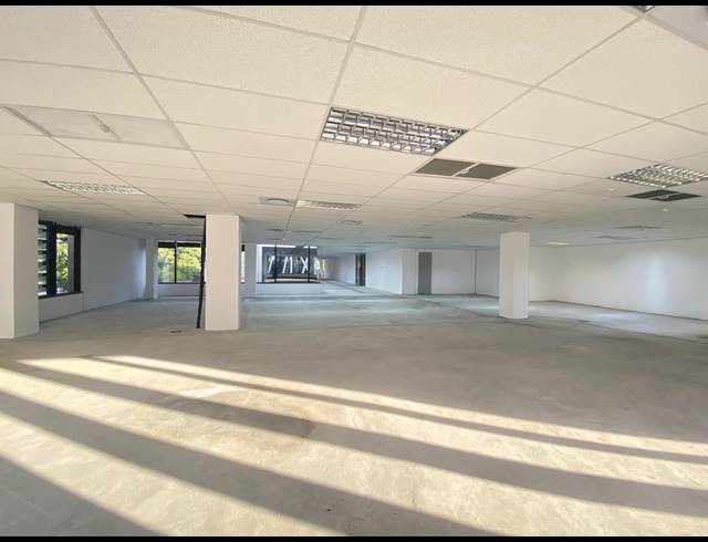 397M² OFFICE TO LET IN BRYANSTON